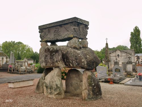 Dolmen de Périssac Confolens  Confolens Charente Nueva Aquitania