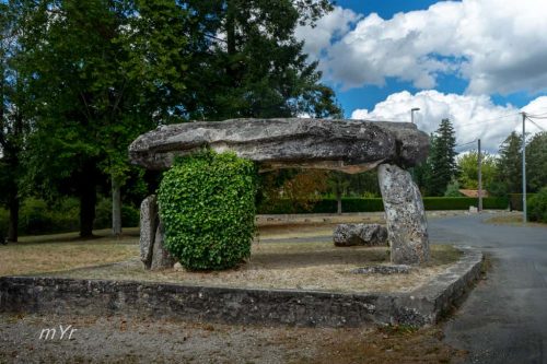 Dolmen de la Pierre Levée Brantôme Nontron Dordogne Nueva Aquitania
