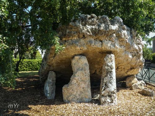 Dolmen de la Pierre Levée Poitiers Vienne Nueva Aquitania