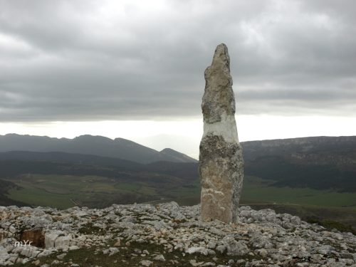 Menhir de Castrillo o Gustal Valderejo Alava País Vasco