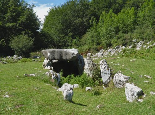 Dolmen Jentilarri  F1 Lizarrusti Guipúzcoa País Vasco
