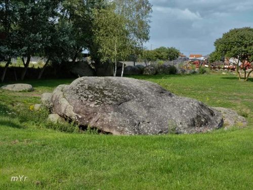 Dolmen Pierre du Pont-Germillon La Renaudiere Cholet Maine et Loira Pais del Loira