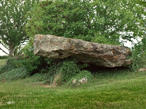 Dolmen de la Fontaine au Son Saint-Léger-de-Montbrillais Saumur Vienne Países del Loira
