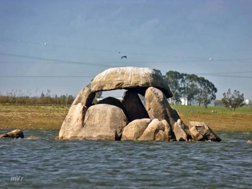 Anta Vale da Moura Torre de Coelheiros Évora Alentejo