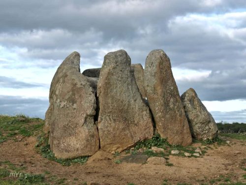 Anta da Herdade do Barrocal 2  Nossa Senhora da Tourega Èvora Èvora Alentejo