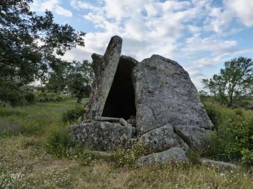 Anta dos Coureleiros 2 Santiago Maior  Castelo de Vide Portalegre Alentejo