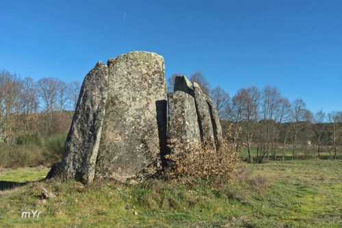 Dolmen de Carapito F1 Pena Verde Aguiar da Beira Guarda Centro