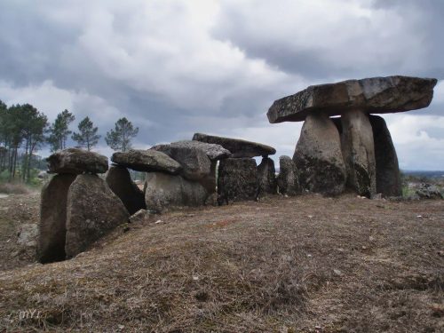 Dolmen de Penedo de com F1 Esmolfe Penalva do Castelo Viseu Centro